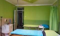 Des Ambulanta - soba sa stolom za masiranje i fizikalnu terapiju